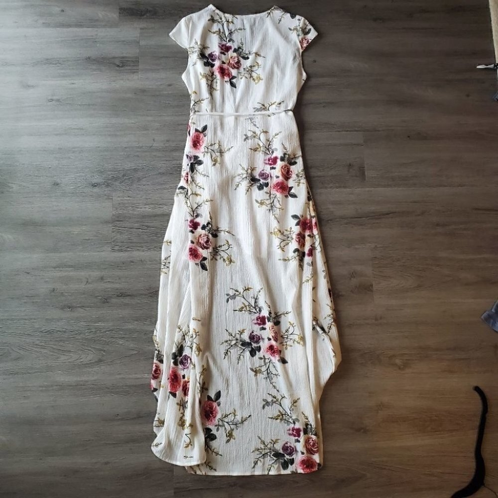 Floral Wrap Dress - Picture 9 of 10